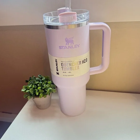 Stanley Quencher H2.0 FlowState Orchid Soft Matte 40 oz. Tumbler Water Cup NEW - Picture 3 of 7